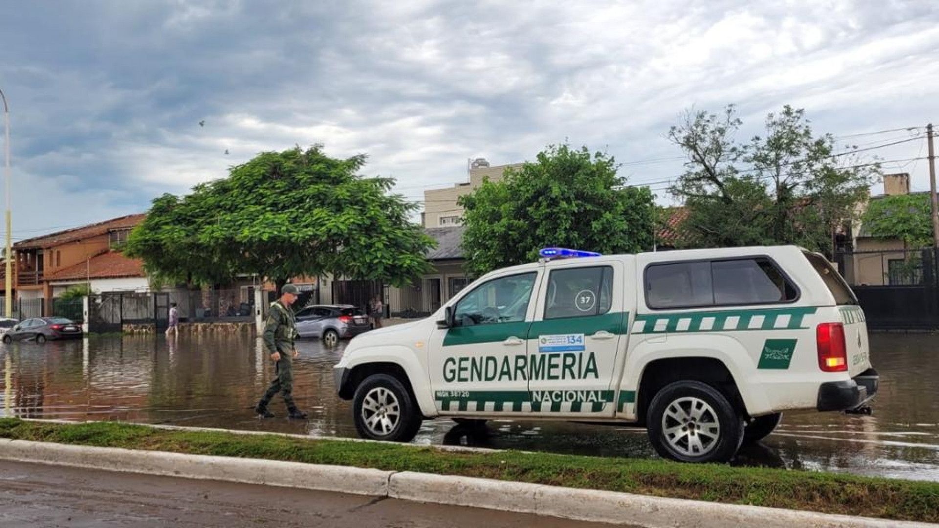 noticiaspuertosantacruz.com.ar - Imagen extraida de: https://argentina.gob.ar/noticias/gendarmeria-colabora-con-los-afectados-por-las-inundaciones