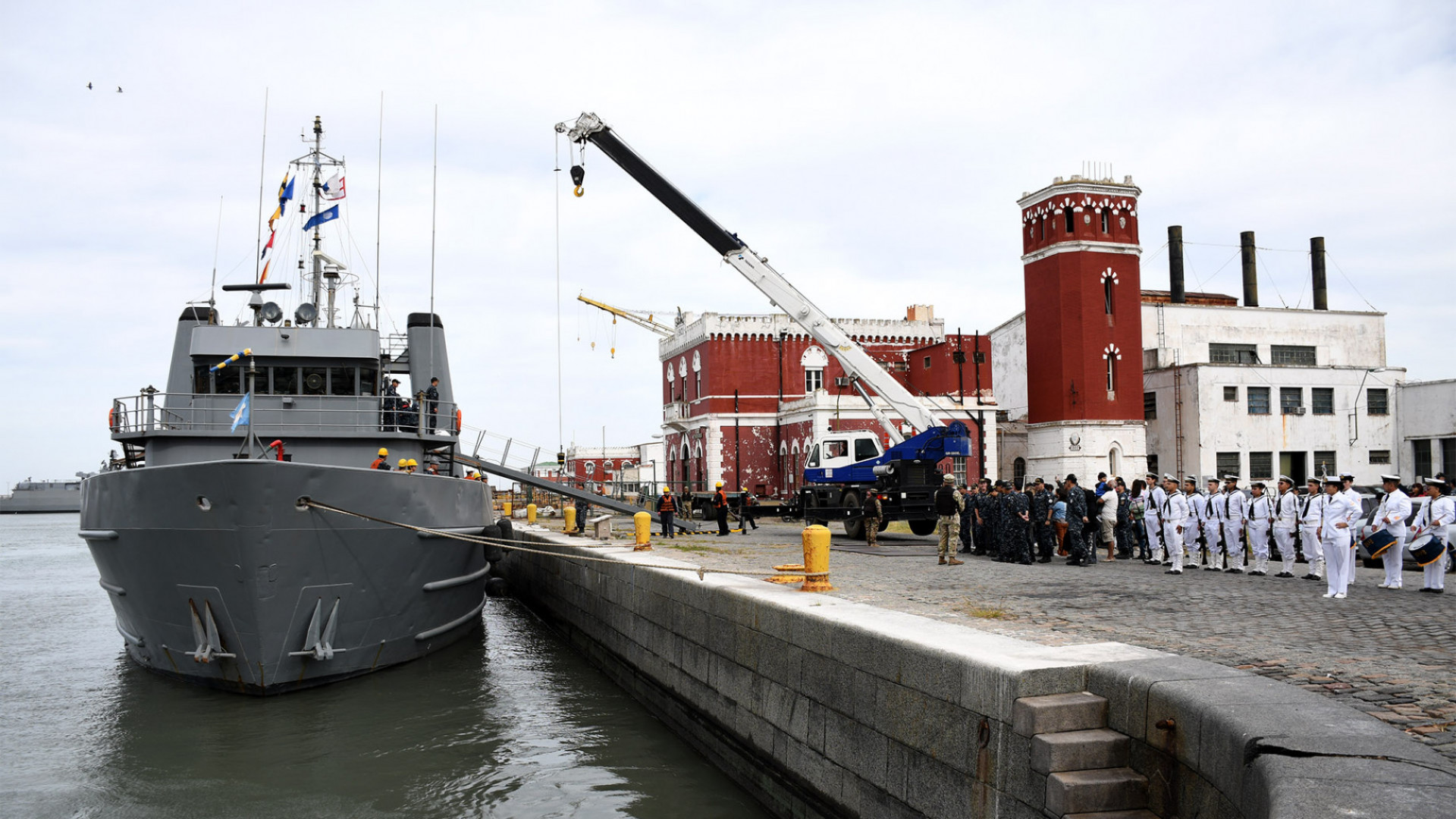 noticiaspuertosantacruz.com.ar - Imagen extraida de: https://argentina.gob.ar/noticias/zarpo-el-aviso-ara-teniente-olivieri-hacia-la-ciudad-de-ushuaia