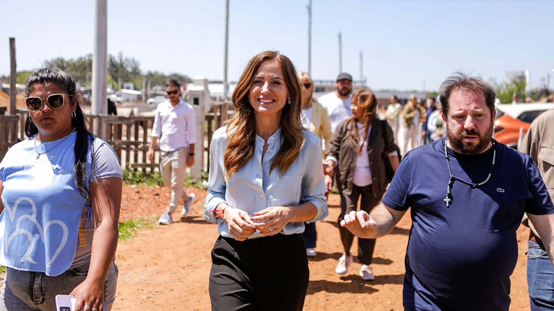 La ministra recorrió en la ciudad correntina de Monte Caseros las obras de urbanización.