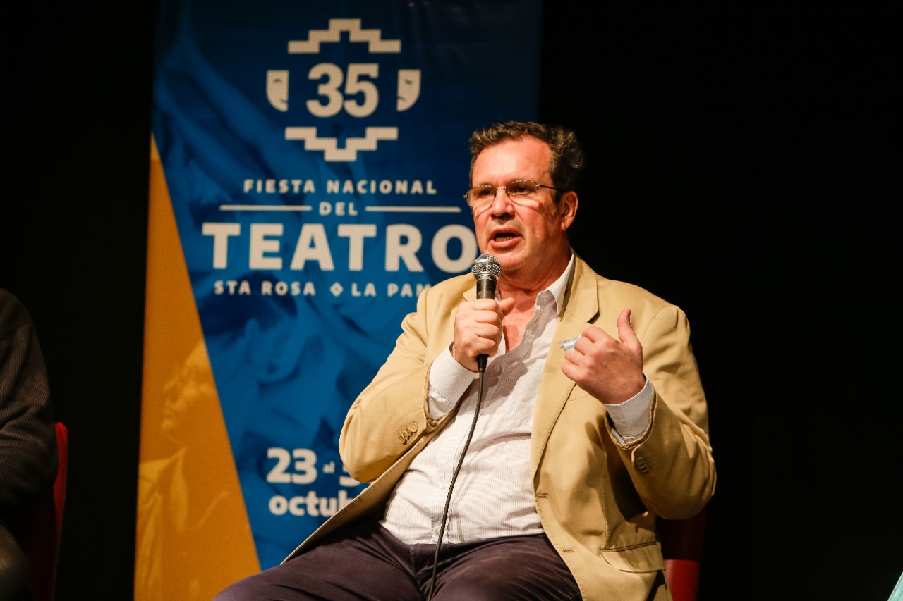 El ministro de Cultura Tristán Bauer