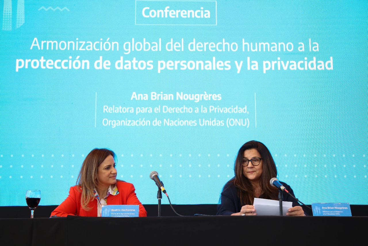 Conferencia de Ana Brian Nougreres