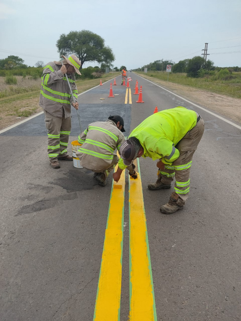 En Chaco Vialidad Nacional realiza trabajos de se alamiento sobre