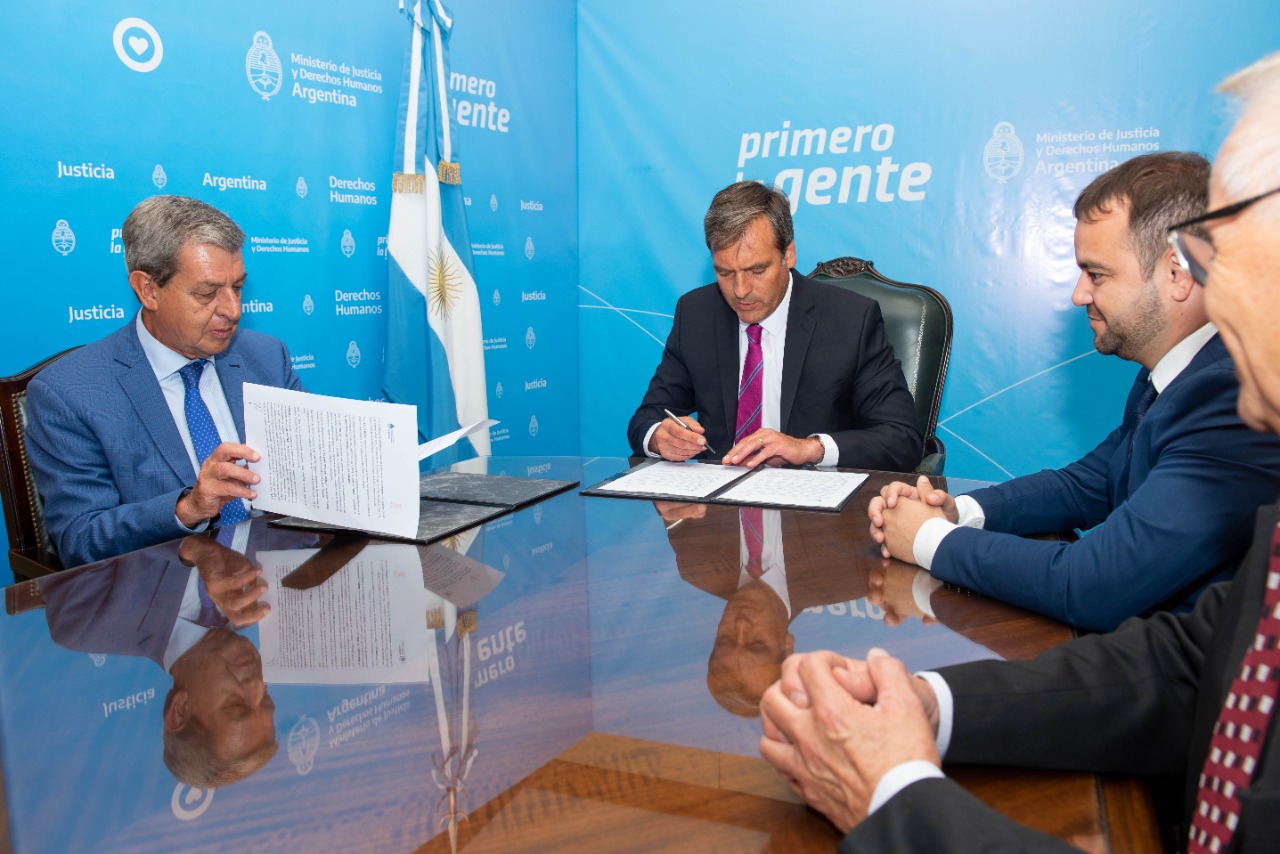  Soria firmó un convenio con la Cámara de Diputados de San Juan para abrir una nueva receptoría para la inscripción de obras artísticas, literarias y científicas de autores de la provincia